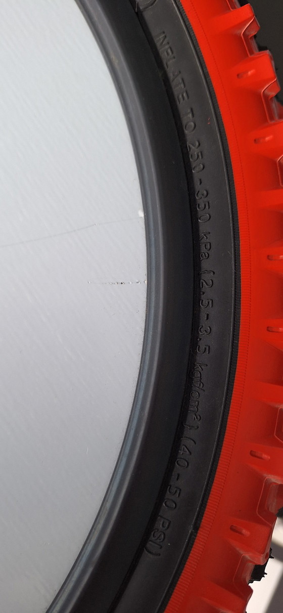 Image 1 of Vintage Jaren 90 IKEA Volda Fietsenband Spiegel