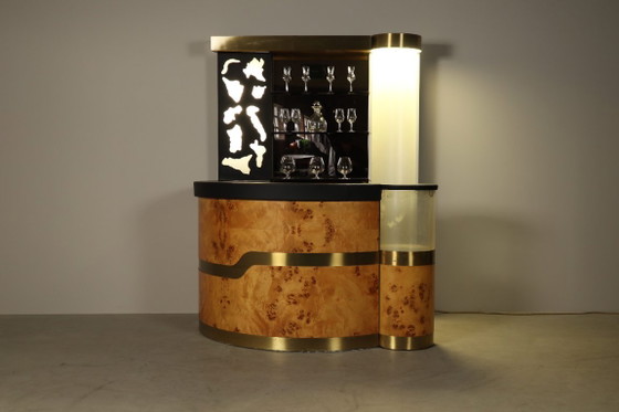 Italian burl wood cocktail bar with illuminated back and two stools, 1970s, Liquor cabinets, Brass, Black (photo 12 of 17)