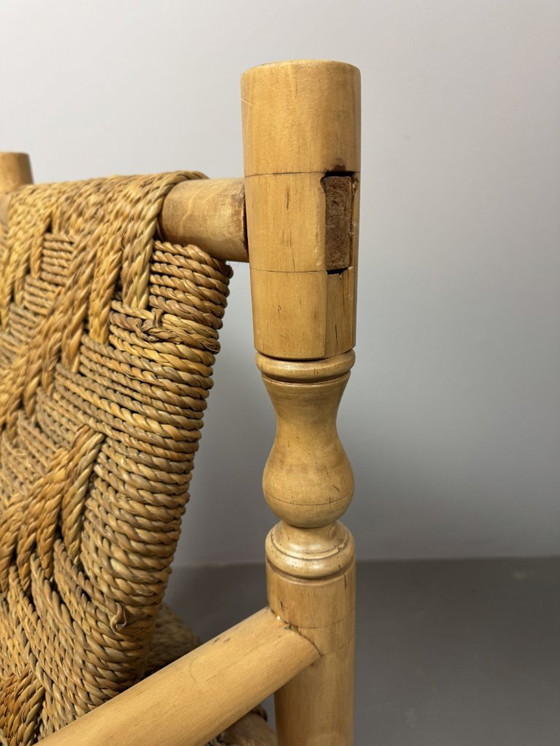 Image 1 of Poltrona in legno di faggio e poggiapiedi abbinato in stile Charlotte Perriand con intreccio in corda di sisal, anni '60.