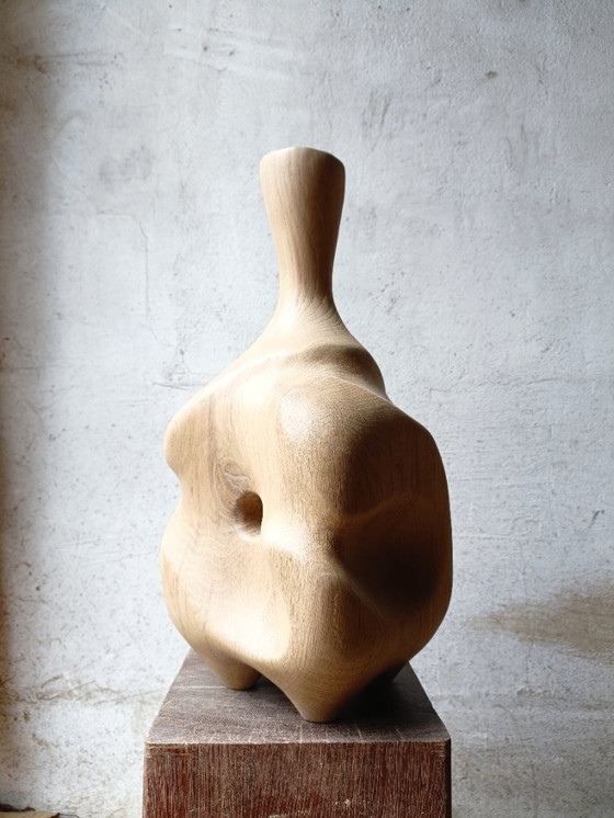 Image 1 of Gran jarrón/escultura abstracta en roble macizo tallado
