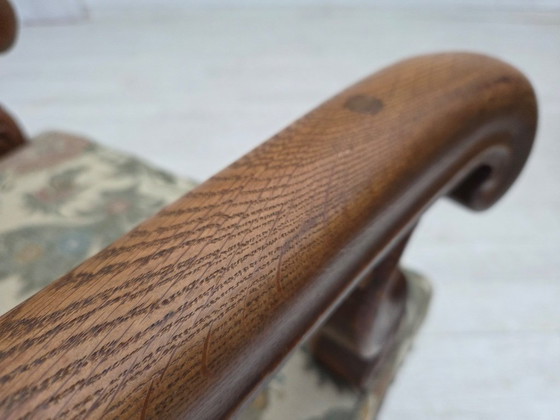 Image 1 of Poltrona scandinava con schienale alto, anni '50, tessuto per mobili, legno di quercia intagliato a mano.