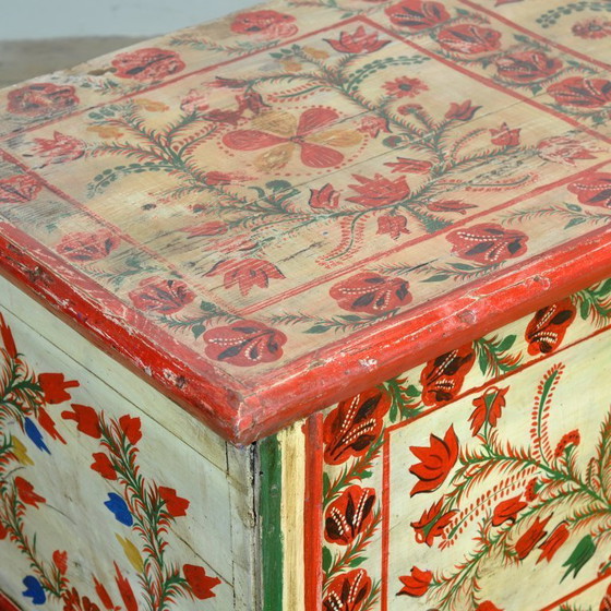 Image 1 of Baule nuziale in stile folk, circa 1950