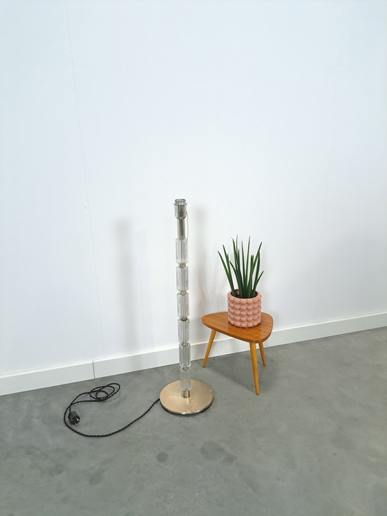 Image 1 of Lampada da terra in vetro anni '70 con cromo vintage