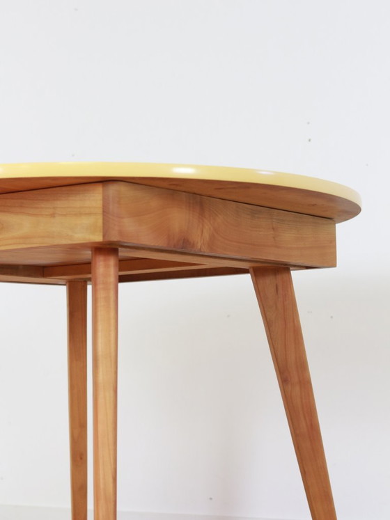 Vintage Dining Table (Turning Top) – Round – Wood (photo 4 of 12)