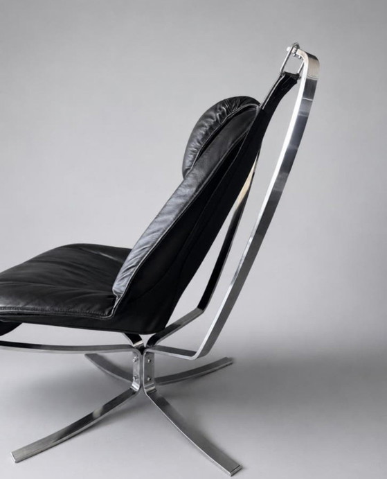Image 1 of Vintage Falcon loungestoel en voetenbank, Sigurd Resell, chroom