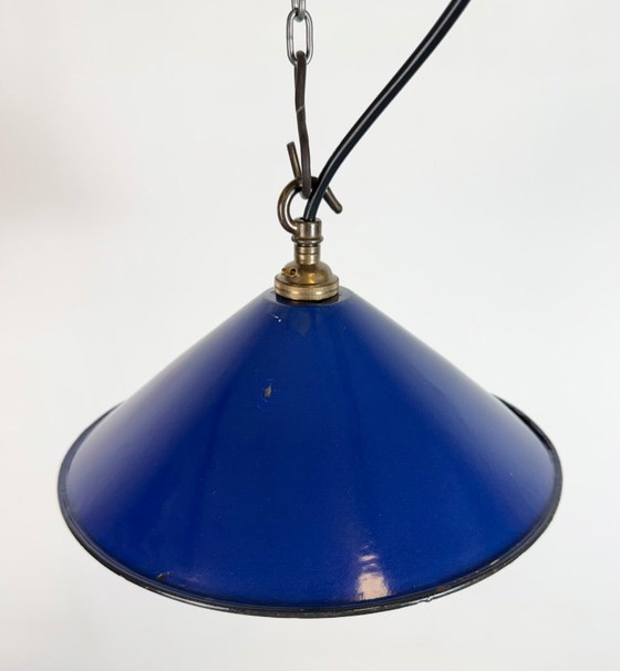 Image 1 of Industriële kobaltblauwe emaille fabriekshanglamp, jaren 1950