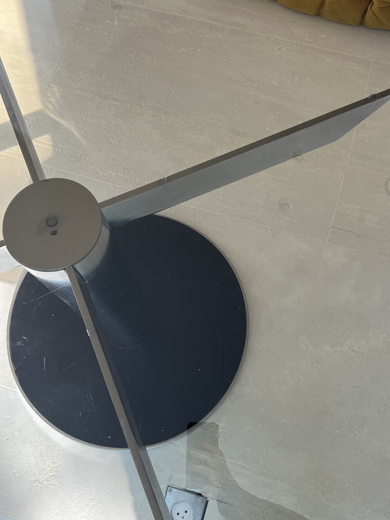 Image 1 of Mesa de diseño de cristal y cromo