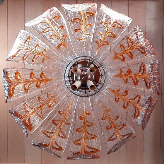 Image 1 of Carlo Nason Murano handgeblazen kunstglas bloemvormige vier-lichts XL kroonluchter, Italië 1970.