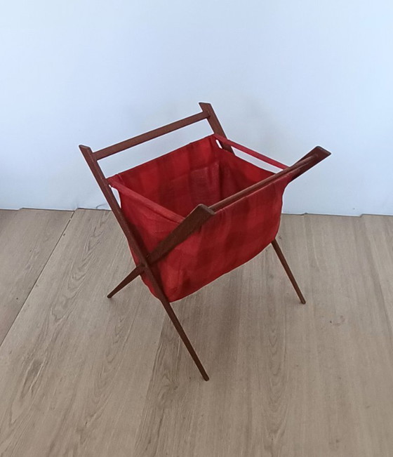 Deense tijdschriften houder. – Tijdschriftenrek, Textile, Wood (photo 5 of 10)