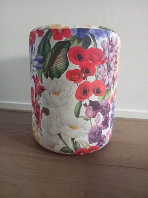 Poef in Bloemenstof – hockers en poefs, Textile (photo 2 of 5)