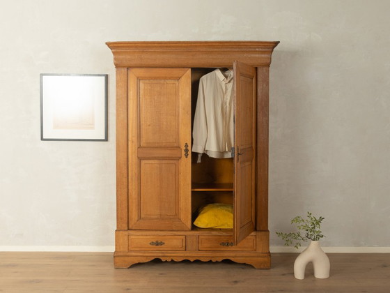 Biedermeier Eichenkleiderschrank, um 1840 – Kleiderschränke, Holz (photo 2 of 13)
