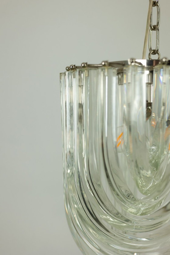 Image 1 of Venini. Lámpara colgante de cristal de Murano translúcido. Década de 1980.