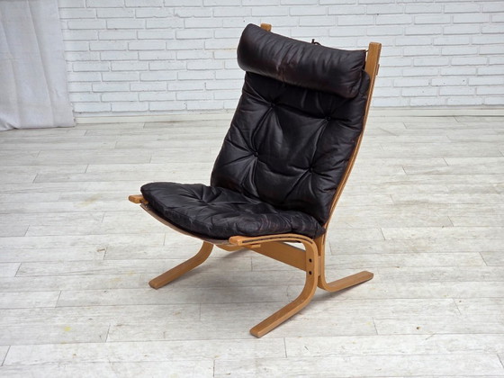 Image 1 of Années 1970, design norvégien d'Ingmar Relling, modèle de fauteuil lounge « Siesta ».