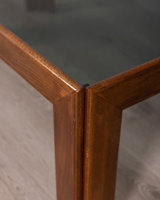 Image 1 of Vintage salontafel uit de jaren 70 van hout en rookglas, Italiaans design.