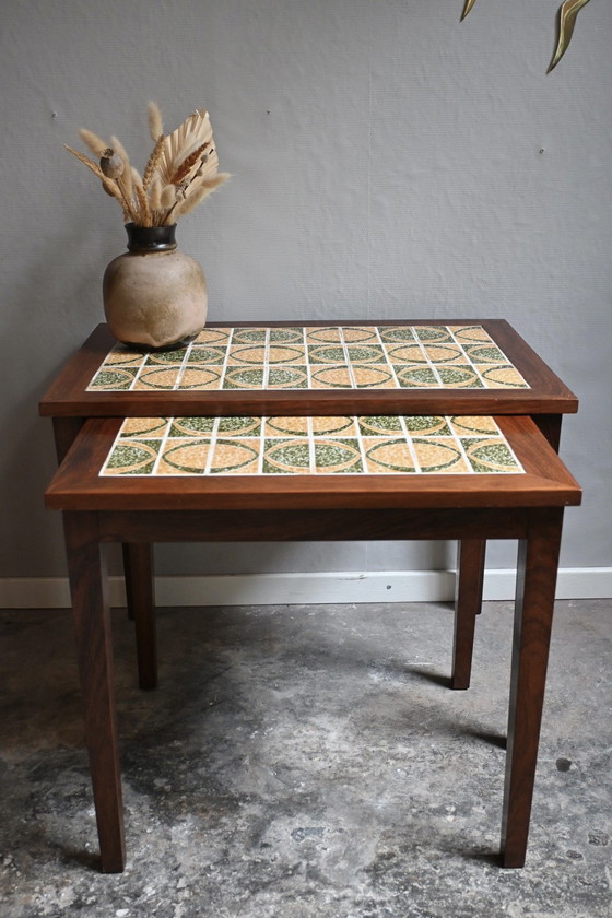Image 1 of Set van 2 Deens Design Nesttafels Mimiset met Tegeltableau ingelegd