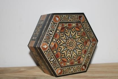 Traditional mother of pearl inlaid word box – Table accessories, Velvet, Wood (photo 5 of 8)