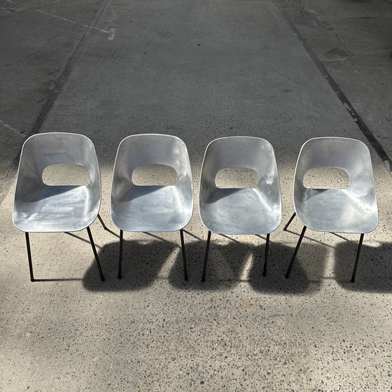 Image 1 of Set van 4 Tulip-stoelen van Pierre Guariche