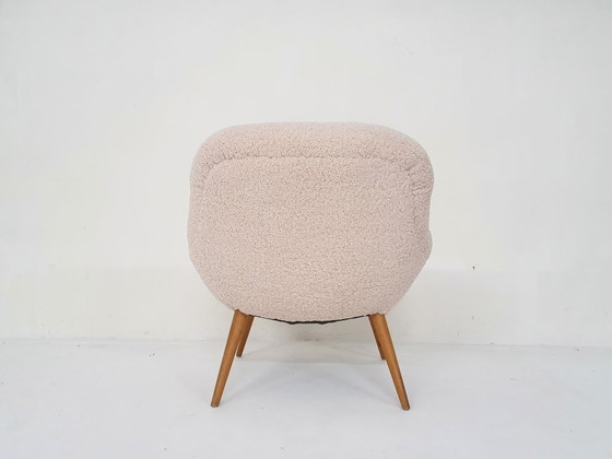Fauteuil lounge scandinave moderne en bouclette, Danemark, années 1960 – Textile, Wood (photo 4 of 7)
