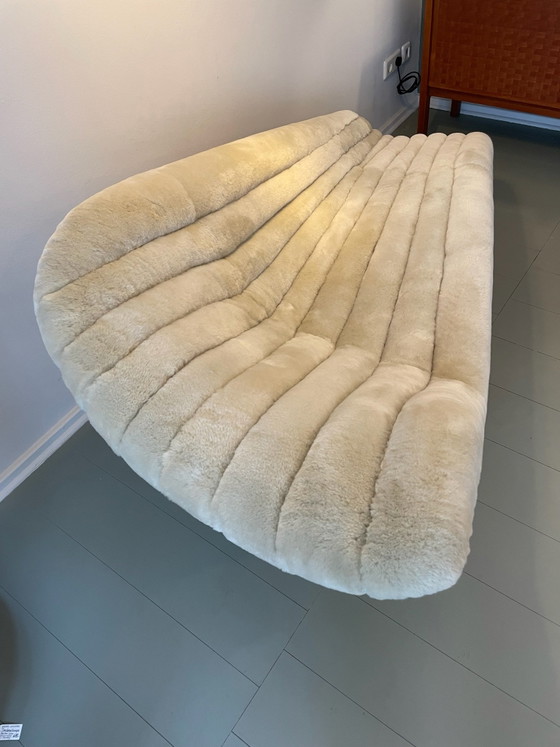Edle Hans Hartl Soloform Chaiselounge in echtem Schaffell – Eugen Schmidt, Chaise longue, Leder, Stoff (photo 4 of 8)