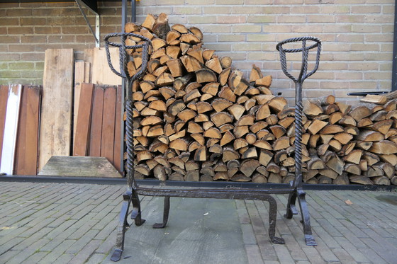 Image 1 of Paire de grands fers à repasser ou boules à feu en fer forgé (Andier)