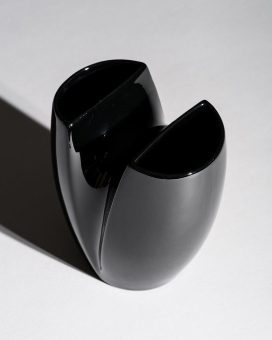 Image 1 of Duo van zwarte porseleinen vazen, Jan van der Vaart & Platt & Young voor Rosenthal, jaren 80.