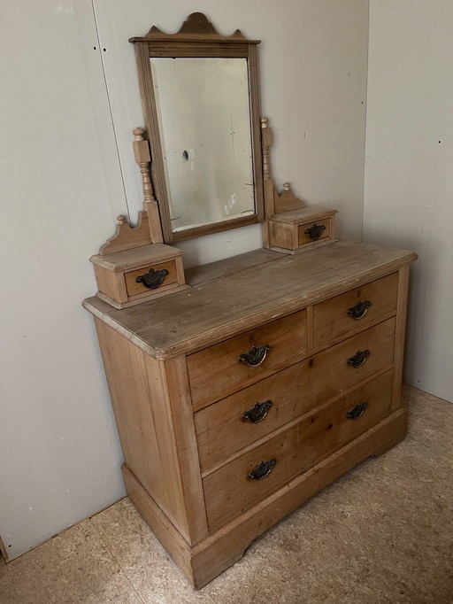 Coiffeuse ancienne en pin. 195,00 €