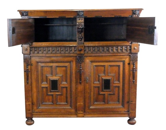 Image 1 of Prachtige 17de eeuwse Zeeuwse kast. 