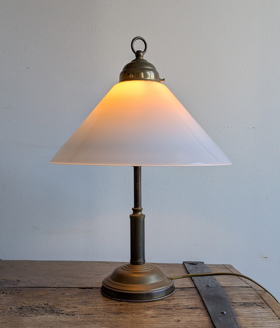 Image 1 of Lampada da tavolo Art Déco in ottone opalino
