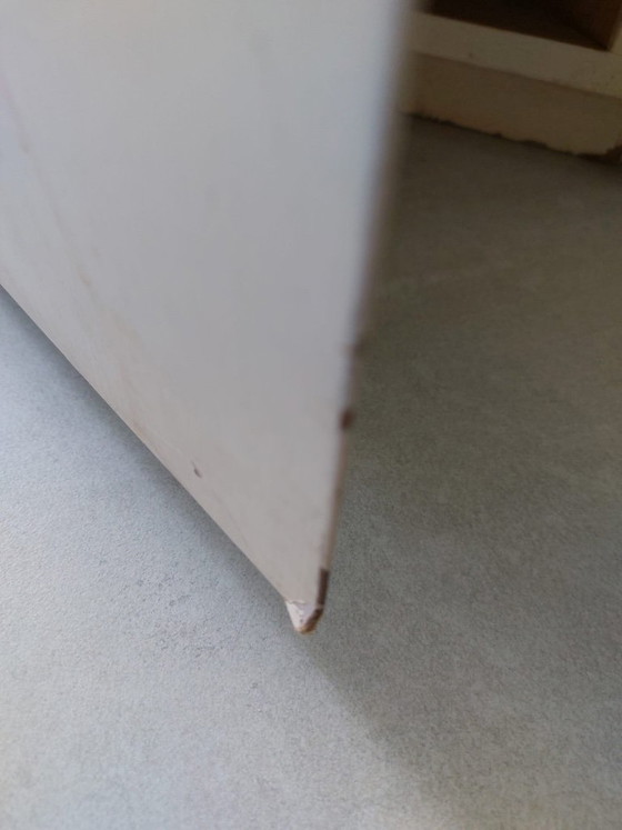 Image 1 of Vintage, op maat gemaakt geometrisch dressoir/hoekkast van gelakt MDF met een interieur van eikenhouten laminaat.