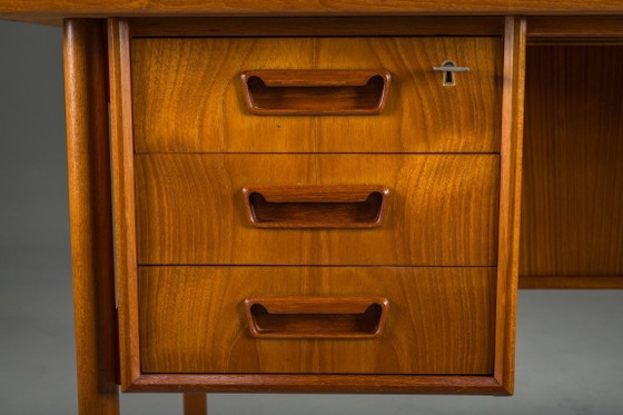 Image 1 of Midden-eeuws Deens teakhouten bureau van Gunnar Nielsen Tibergaard, jaren 60
