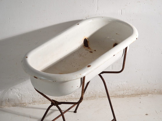 Antique bathtub in enamelled iron – Central Europe, circa 1950 #3 – Decorative Objects, Industrieel (photo 11 of 40)