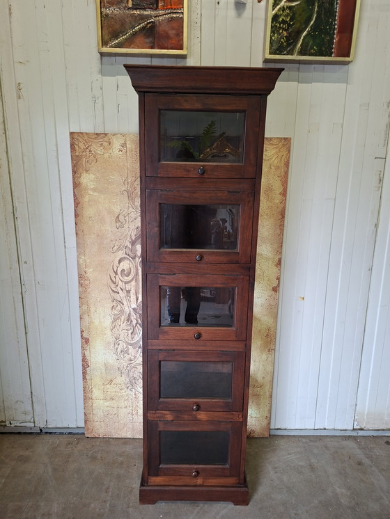 Image 1 of Klassieke teakhouten vitrinekast, servieskast, boekenkast, Drankkast afm: 45x60cm en 200cm hoog.