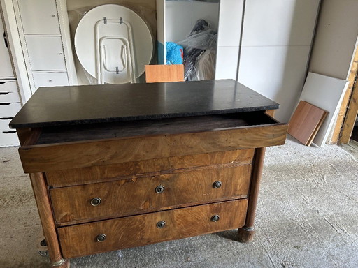 Commode avec plateau en calcaire bleu