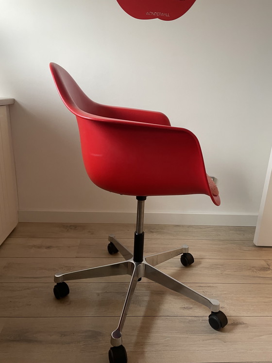 Image 1 of Vitra Eames PACC bureaustoel