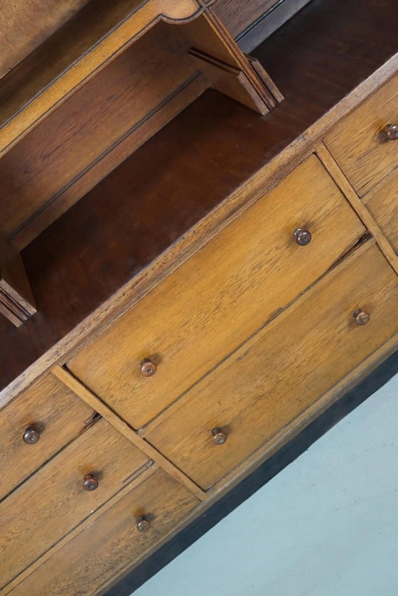 Image 1 of Grand meuble ancien Art Déco en chêne, style boutique de chocolat allemande, années 1920