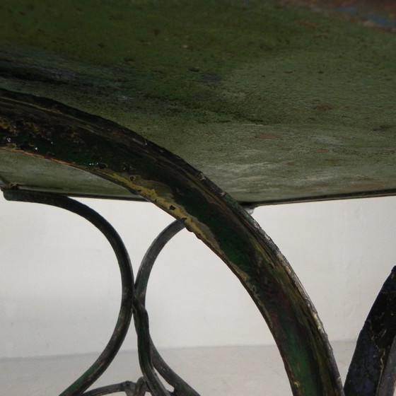 Image 1 of Table de bistro en acier, table de jardin à profil en T incurvé, années 1950