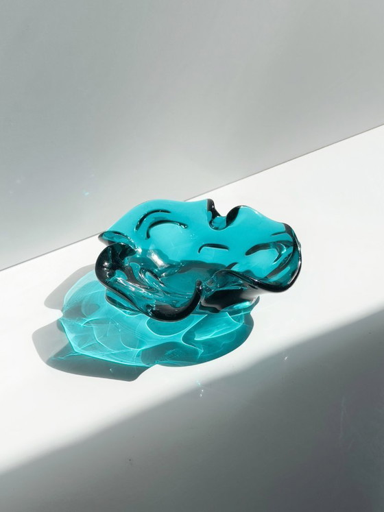 Image 1 of Vintage asbak, mintgroen, turquoise, petrolblauw, glas, mid-century modern, Italiaans