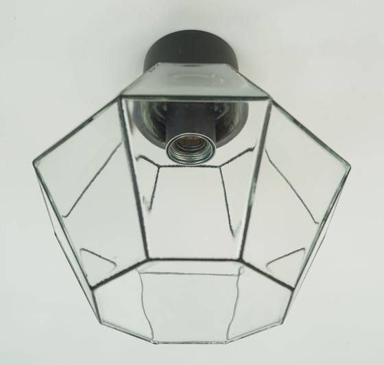 Image 1 of Vintage plafondlamp uit de jaren 60/70 van Glashütte Limburg, inbouwmodel, heldere glazen kap en metalen voet.