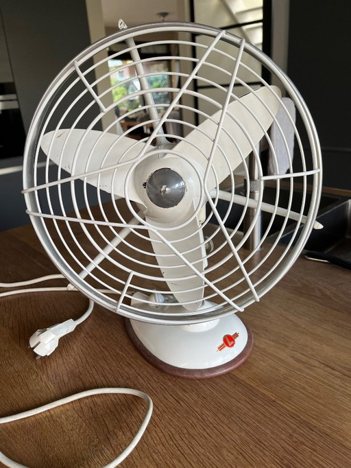 Libelle VW ventilator ontworpen door Paul Linke