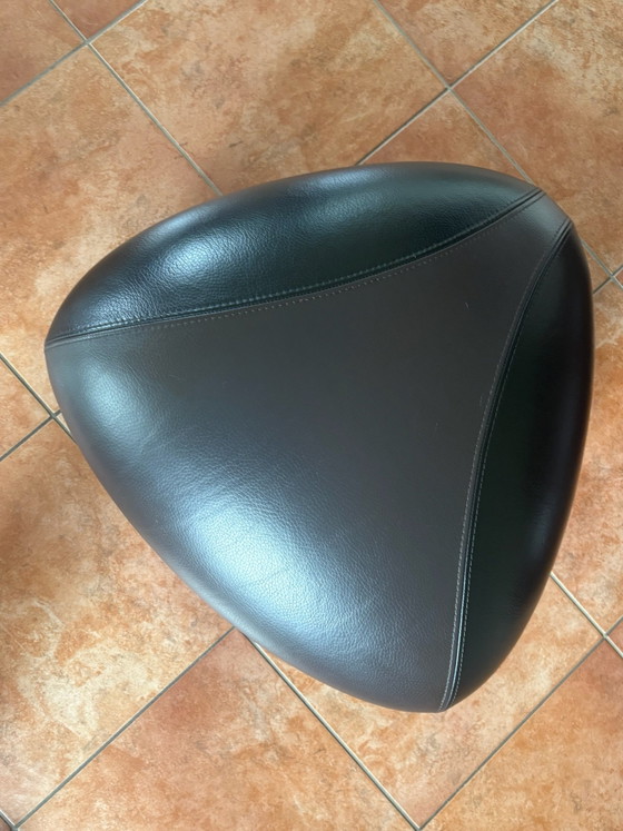 Fauteuil Leolux Pallone avec pouf assorti – cuir (photo 2 of 7)