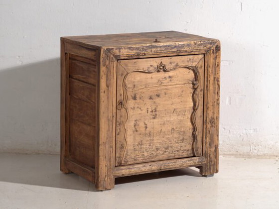 Shanxi low cabinet in elm with carved door – China, circa 1930 – Sideboard cabinet, Iron (photo 6 of 40)