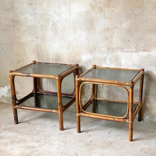 Paire de tables de chevets ou bouts de canapé en rotin vintage 1980's