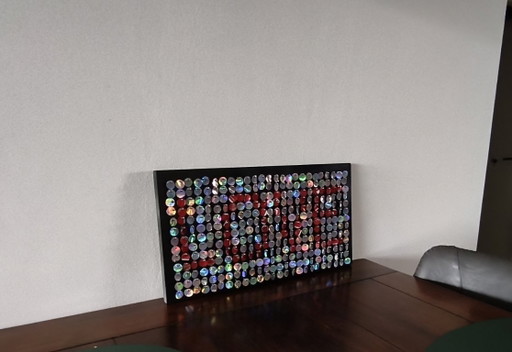 Mosaïque de canettes en aluminium à effet holographique