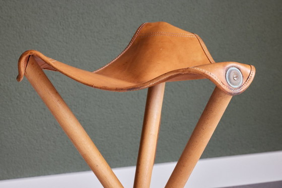 Image 1 of vintage hunter's chair – leather and beech wood
