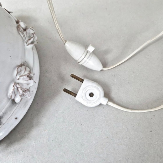 Image 1 of Vintage Italiaanse keramische lamp uit de jaren 50 met bloemversiering.