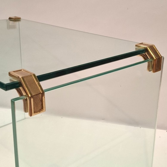 Image 1 of Table d'appoint vintage en verre et laiton