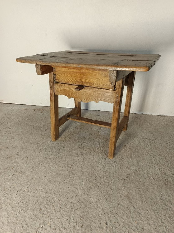 Image 1 of Tavolo antico spagnolo con sedia