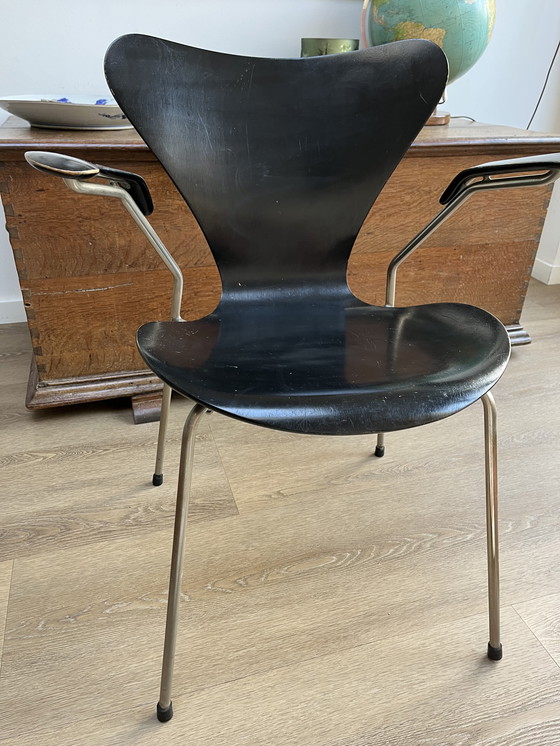 Image 1 of Fritz Hansen Vlinderstoel