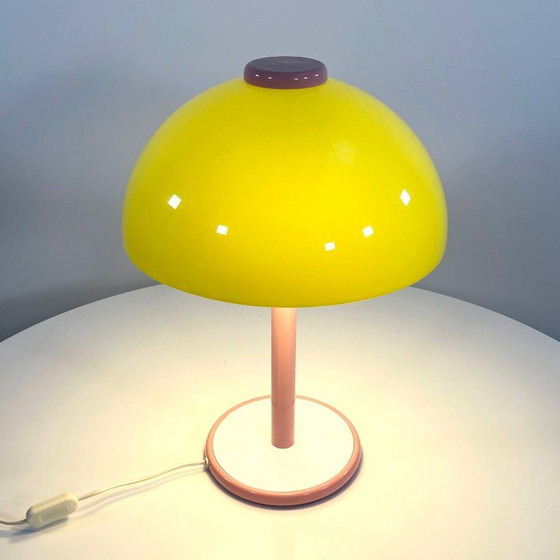 Image 1 of Lampada da tavolo postmoderna rosa e gialla in metallo e plastica, anni '80