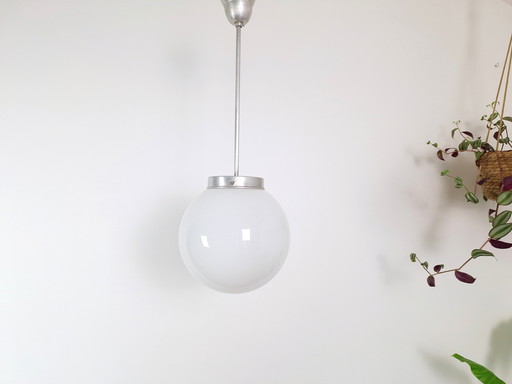 Vintage Globe Opaline Hanglamp, Bauhaus stijl plafondlamp